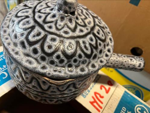Mooie tajine  austruy met warmtehouder te verkrijgen, Huis en Inrichting, Keuken | Potten en Pannen, Zo goed als nieuw, Overige typen