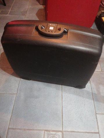 Valise coque dure Delsey