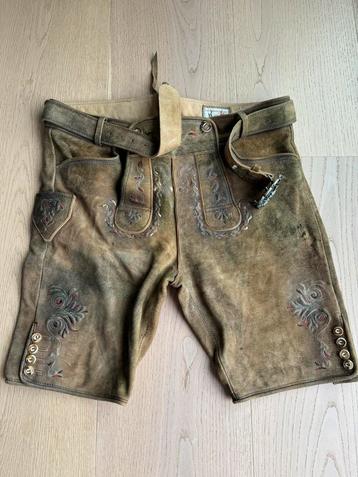 Short homme cuir Oktoberfesten Taille 54  disponible aux enchères