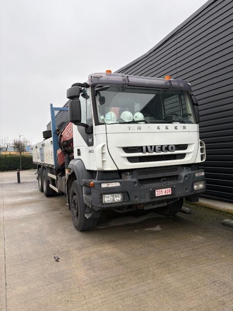 Iveco 360 Trakker - met fassi kraan, Autos, Camions, Entreprise, Iveco, Diesel, 2 portes, Boîte manuelle, Blanc, Noir, Tissu, Traction avant