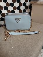 GUESS tas (hemelsblauw), Handtassen en Accessoires, Tassen | Damestassen, Ophalen, Zo goed als nieuw, Blauw, Schoudertasje