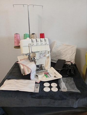 Bernina 1100 DA overlockmachine beschikbaar voor biedingen