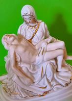 Pietà van Michelangelo in biscuit porselein., Antiek en Kunst, Antiek | Religieuze voorwerpen, Ophalen of Verzenden