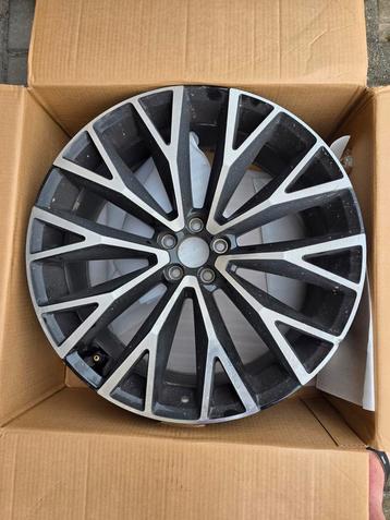Diamond cut 10 spoke 22" beschikbaar voor biedingen