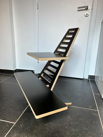 Upstaa zit-sta bureau. Ergonomisch: zeer goede staat beschikbaar voor biedingen