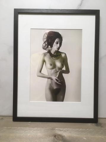 Belle photo de nu d'art dans un cadre - signée