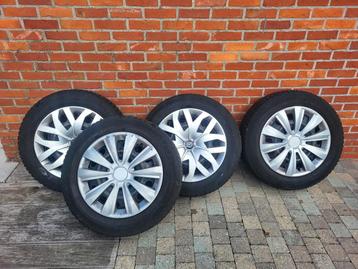 Winterbanden op velg 205/60R16 beschikbaar voor biedingen