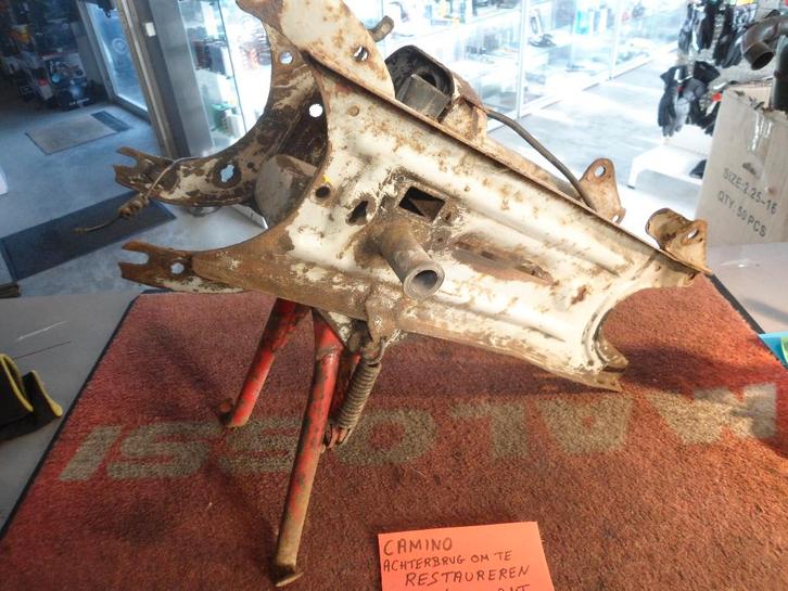 Honda Camino : bras oscillant avec bobine, béquille centrale, Vélos & Vélomoteurs, Pièces de cyclomoteur | Oldtimers & Ancêtres