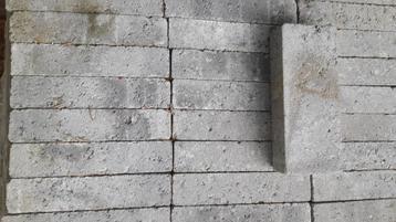 Betonnen afstandhouders. Betonnen blokjes.  beschikbaar voor biedingen
