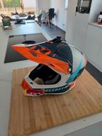 Kini Red bull helm, Motoren, Ophalen