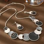 Ensemble de bijoux noir et argenté, Bijoux, Sacs & Beauté, Colliers, Neuf, Noir, Envoi, Autres matériaux