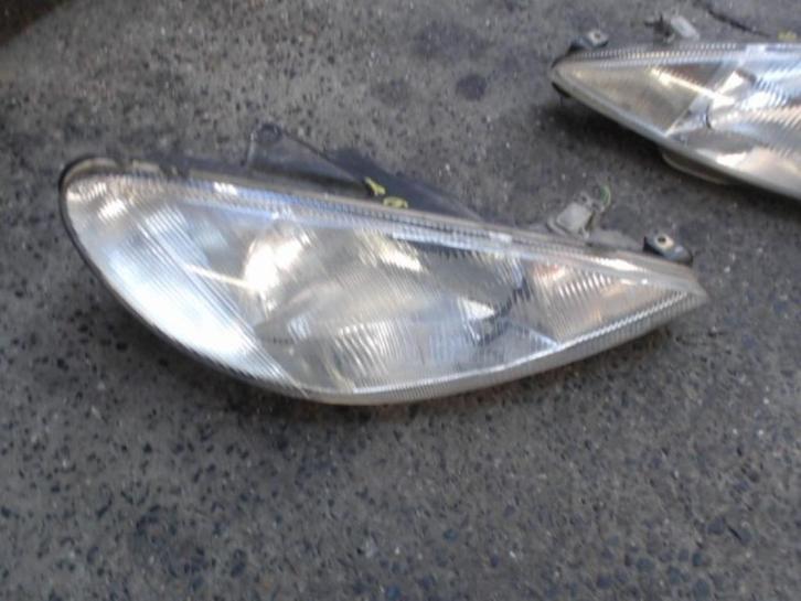 Optique avant droit Peugeot 206 1998-2009 LP/13334, Autos : Pièces & Accessoires, Éclairage, Peugeot, Utilisé, Enlèvement