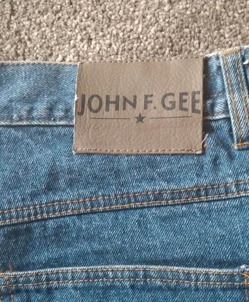 2 Shorts JOHN F.GEE pour Femmes  beschikbaar voor biedingen