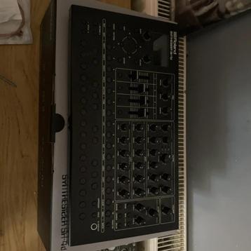 Synthétiseur de bureau Roland SH-4d Groovebox, Enlèvement ou Envoi, Comme neuf
