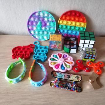 Mooi lot pop it, Fidget spinners, finger skateboard..., Enlèvement ou Envoi, Utilisé