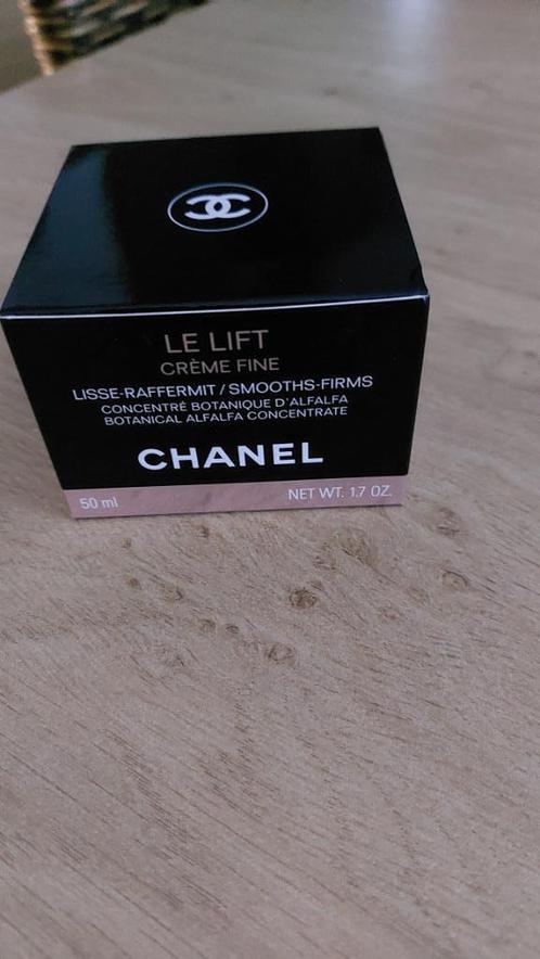 Crème de jour LE LIFT de CHANEL, Handtassen en Accessoires, Uiterlijk | Gezichtsverzorging, Nieuw, Verzorging, Gehele gezicht