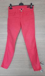 Jeans rose vif Benetton taille 26 (XS), Vêtements | Femmes, Jeans, Enlèvement ou Envoi, Autres couleurs, Benetton, Comme neuf