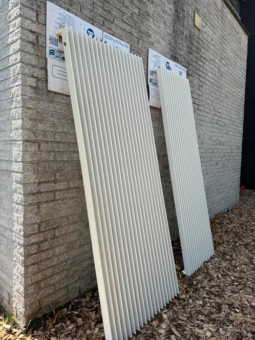 Twee verticale radiatoren van het merk Thermic, Doe-het-zelf en Bouw, Verwarming en Radiatoren, Zo goed als nieuw, Radiator, Ophalen