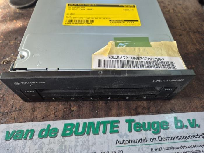 CD Wisselaar van een Volkswagen Golf, Auto-onderdelen, Elektronica en Kabels, Volkswagen, Gebruikt, 3 maanden garantie, Ophalen of Verzenden