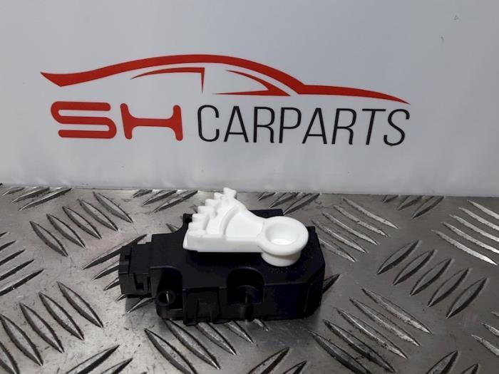 Clapet chauffage moteur d'un Mercedes B-Klasse, Autos : Pièces & Accessoires, Moteurs & Accessoires, Mercedes-Benz, Utilisé, 3 mois de garantie