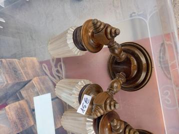 hout en glas beschikbaar voor biedingen