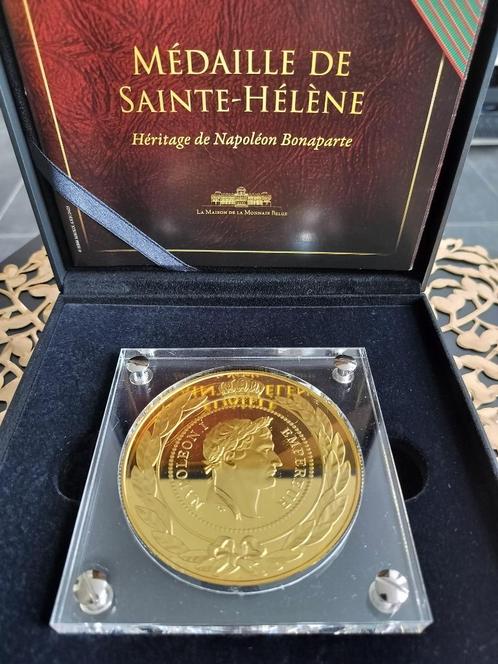 Médaille de Sainte - Hélène plaqué Or 24 carats., Timbres & Monnaies, Pièces & Médailles, Or, Enlèvement