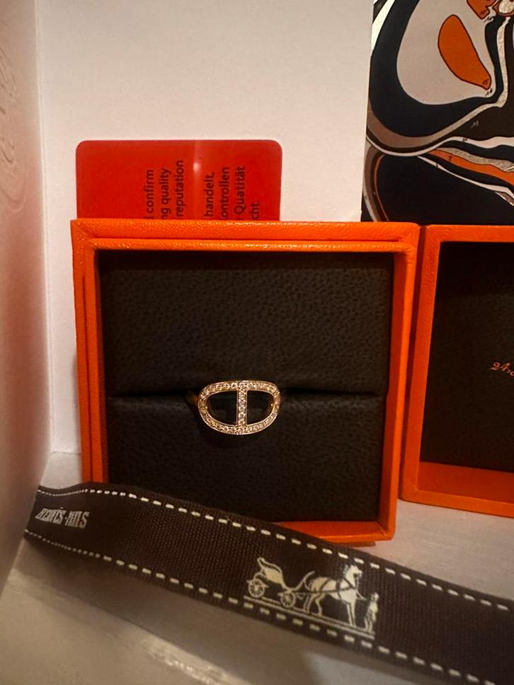 Hermès pavé contour ring nieuw compleet mt 56, Handtassen en Accessoires, Ringen, Nieuw, Dame of Heer, 17 tot 18, Goud, Goud, Met edelsteen