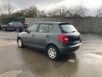 Skoda Fabia 1.2 essence 2014 avec 126 000 km *climatisation  disponible aux enchères