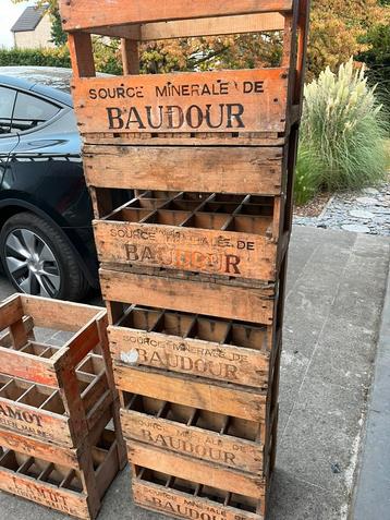 SOURCE DE BAUDOUR houten kist beschikbaar voor biedingen