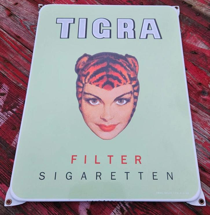Tigra sigaretten emailbord, Verzamelen, Merken en Reclamevoorwerpen, Zo goed als nieuw, Reclamebord, Ophalen of Verzenden