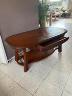 Eiken salontafel in prima staat afmetingen 130 CM + 65 CM, Ophalen, Zo goed als nieuw, Eikenhout