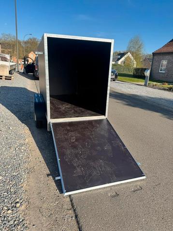 Nieuwe gesloten aanhangwagen met valdeur 250/132/150 beschikbaar voor biedingen