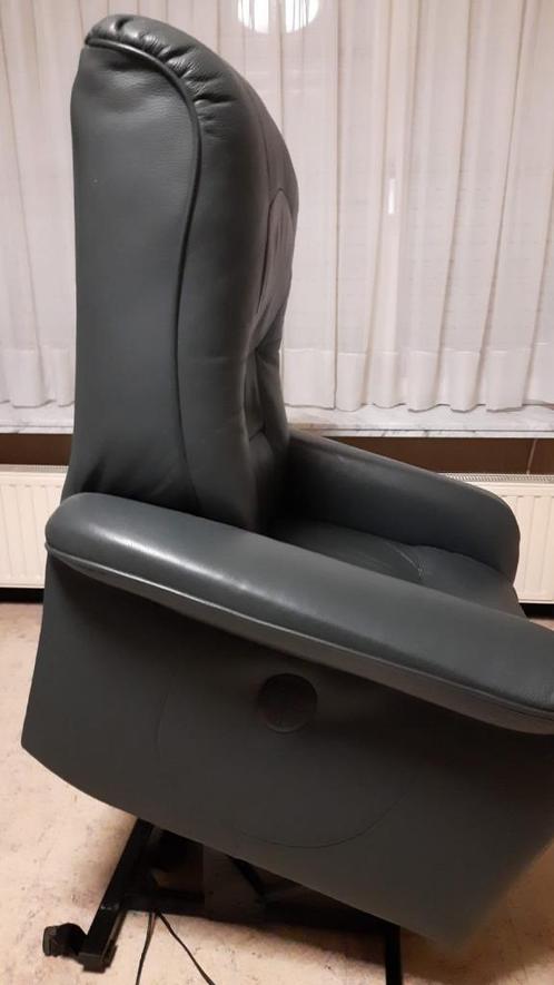 Elektrische zetel/relax met uitstapfunctie, Huis en Inrichting, Fauteuils, Gebruikt, Ophalen