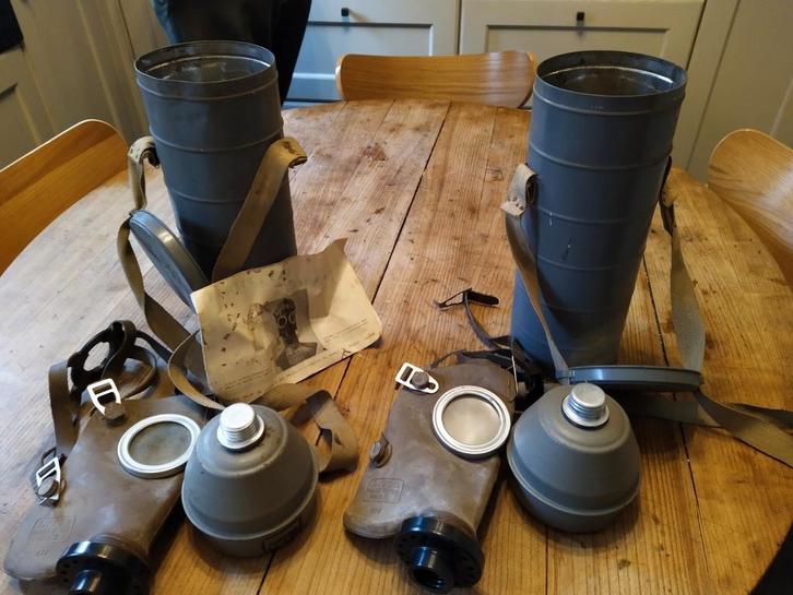 2x Belgisch Gasmasker L.702 uit 1939, Verzamelen, Militaria | Tweede Wereldoorlog, Ophalen