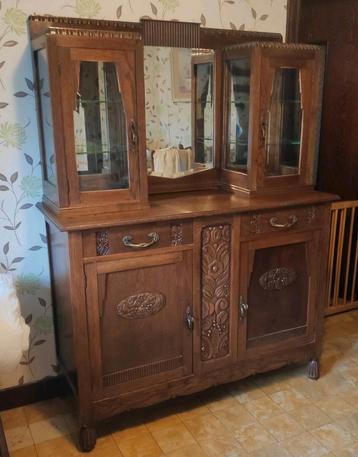 Ancien vaisselier en chêne beschikbaar voor biedingen