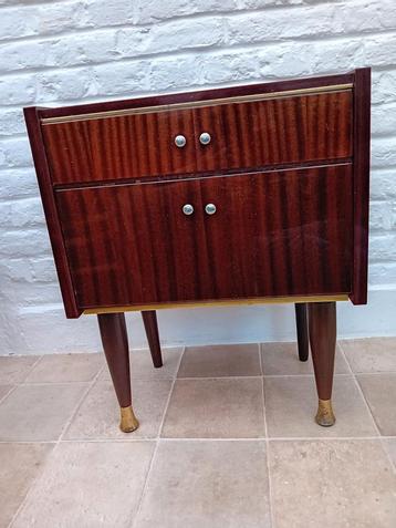 Table de nuit  beschikbaar voor biedingen