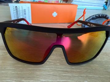 Spy Plus Flynn - Soft Black Matte Red Fade Sun glasses beschikbaar voor biedingen