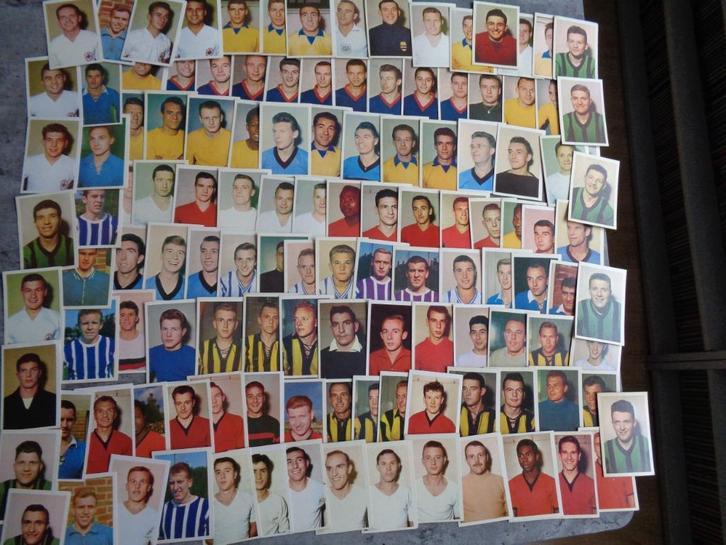 MAPLE LEAF CHEWING GUM VOETBAL KAARTEN ANNO 1963 125x pre Pa, Hobby en Vrije tijd, Stickers en Plaatjes, Verzenden