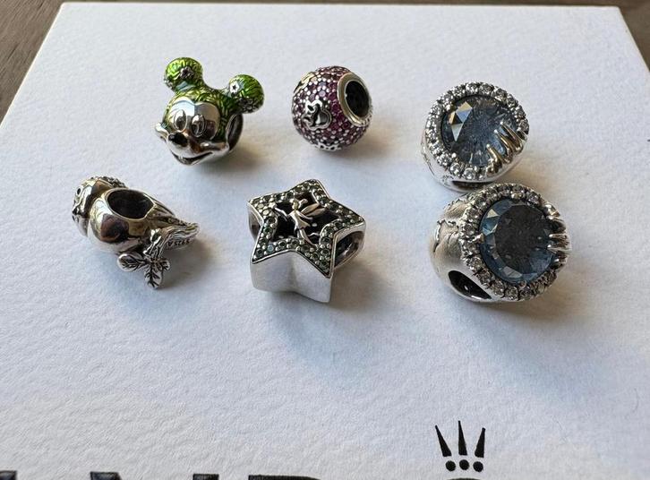 Pandora Disney collectie NIEUW!!!, Handtassen en Accessoires, Bedels, Nieuw, Pandora, Zilver, 4 bedels of meer, Met strass, Ophalen of Verzenden
