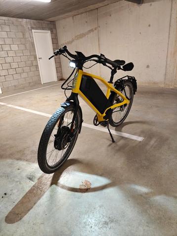 Ellio max van Augustus 2024 beschikbaar voor biedingen