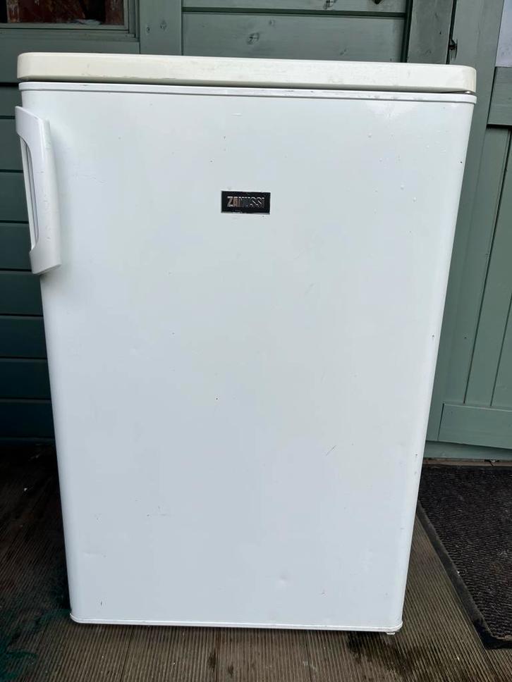 Kleine koelkast Zanussi TT150-4s, Elektronische apparatuur, Koelkasten en IJskasten, Gebruikt, Met vriesvak, Ophalen