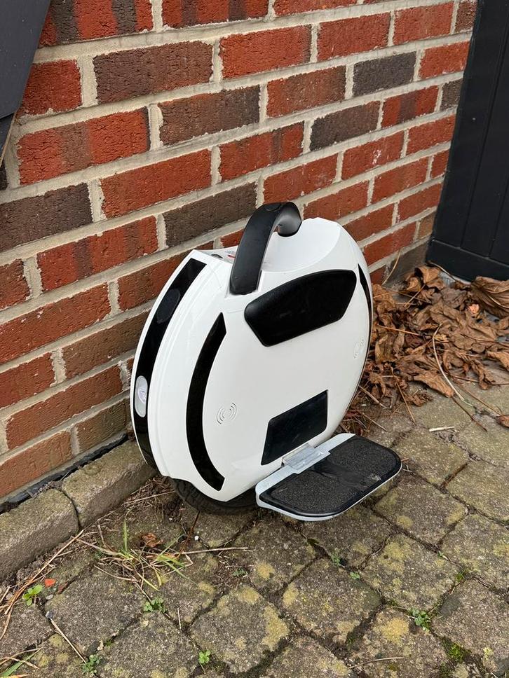 Gyroroue KingSong 14D, Fietsen en Brommers, Steps, Gebruikt, Ophalen