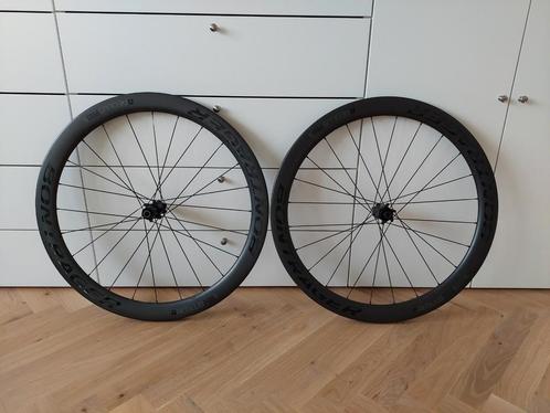 Bontrager Aeolus Pro 5 TLR disque - Roue carbone 50 mm, Fietsen en Brommers, Fietsonderdelen, Gebruikt, Wiel