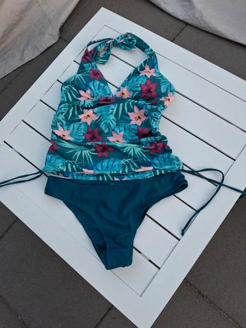 Dames tankini gebloemd  beschikbaar voor biedingen