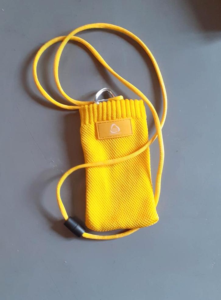 Housse gsm ou autre cordon pour tour de cou, Bijoux, Sacs & Beauté, Accessoires Autre, Comme neuf, Enlèvement ou Envoi