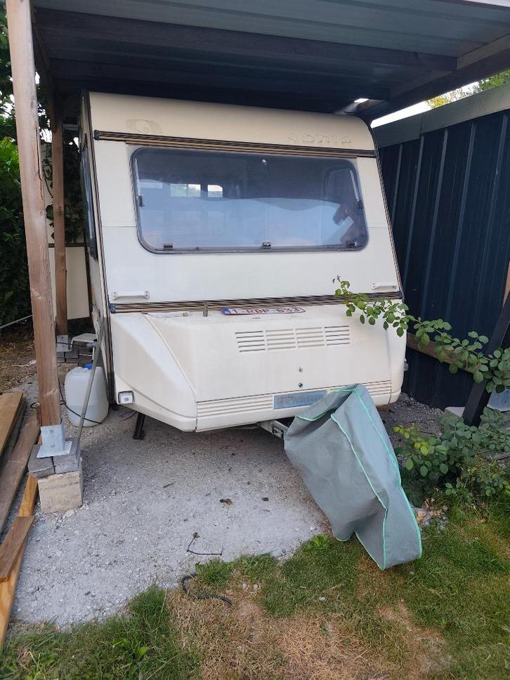 Caravane Adria -750kg, Caravans en Kamperen, Caravans, Bedrijf, tot en met 5, 500 - 750 kg, Adria, 80 kg, Ophalen