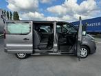 Opel Vivaro 5pl lichte vracht Bi Turbo trekhaak camera pdc, Autos, Camionnettes & Utilitaires, Achat, Entreprise, 2000 kg, Noir