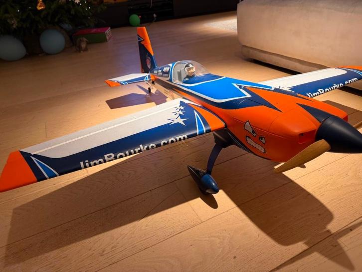 E-Flite Extra 330 SC 3D 1,3 m, nouveau prix 449€ (1 an), Hobby & Loisirs créatifs, Modélisme | Radiocommandé & Téléguidé | Avions