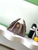 Sac à bandoulière Chanel, Bijoux, Sacs & Beauté, Sacs | Sacs Femme, Enlèvement ou Envoi