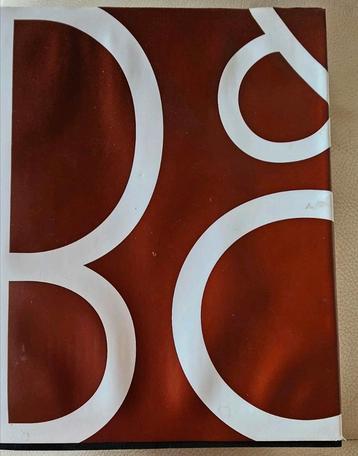 Bang & Olufsen -- B&O -- Boek met lichte waterschade beschikbaar voor biedingen
